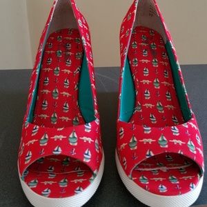 Adorable Seychelle Secret Society Size 8